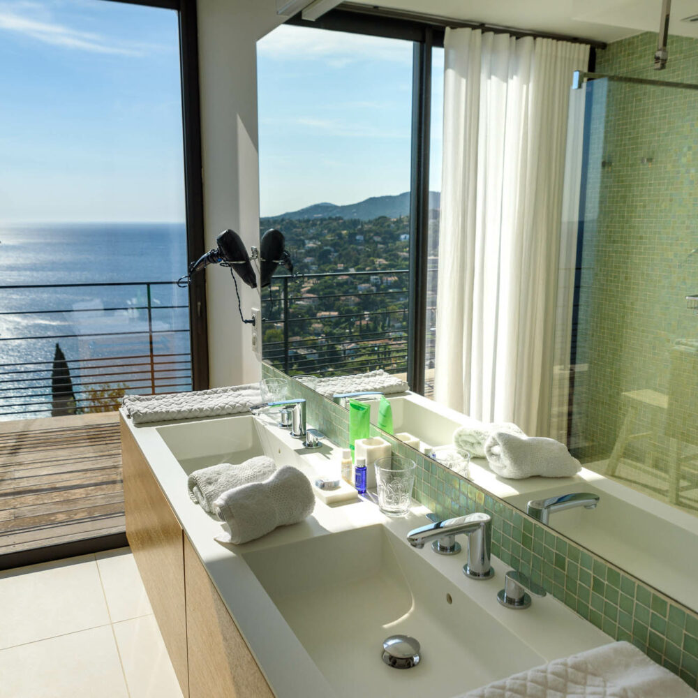 Villa Aquamarine - salle de bain master bedroom