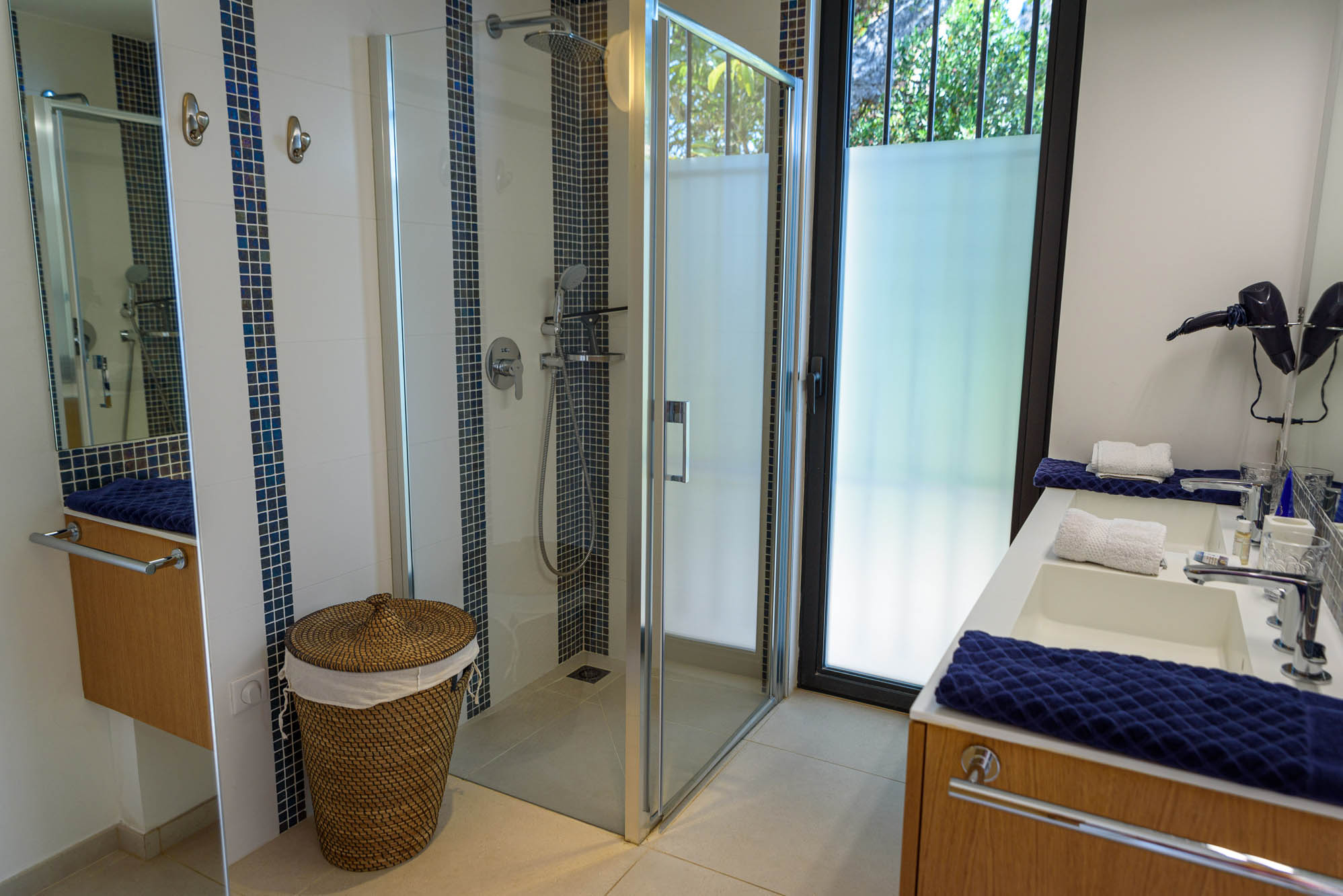 Villa Aquamarine - salle de bain chambre d'amis